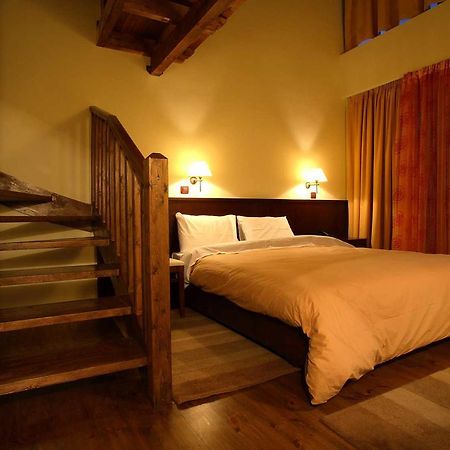 Olvios Hotel Goura Buitenkant foto
