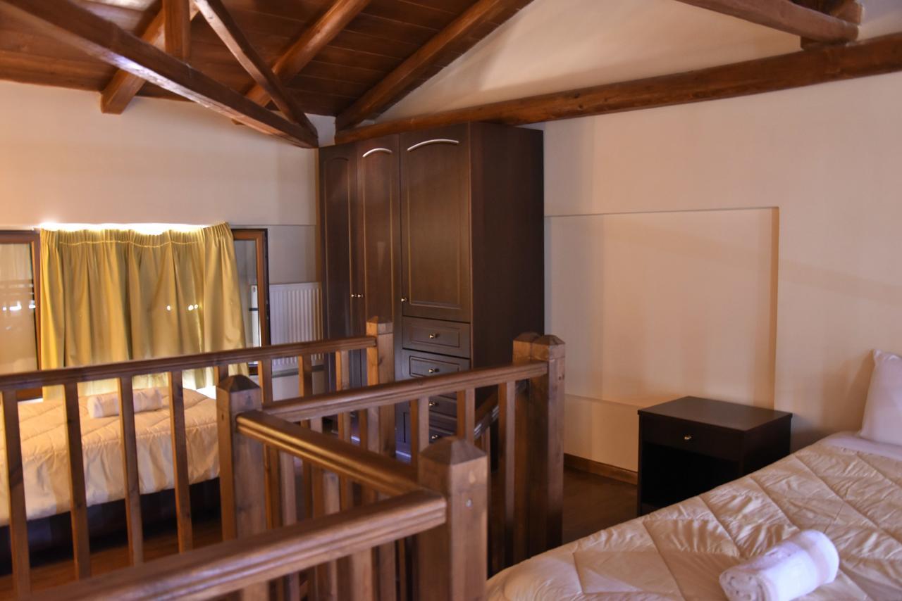 Olvios Hotel Goura Buitenkant foto