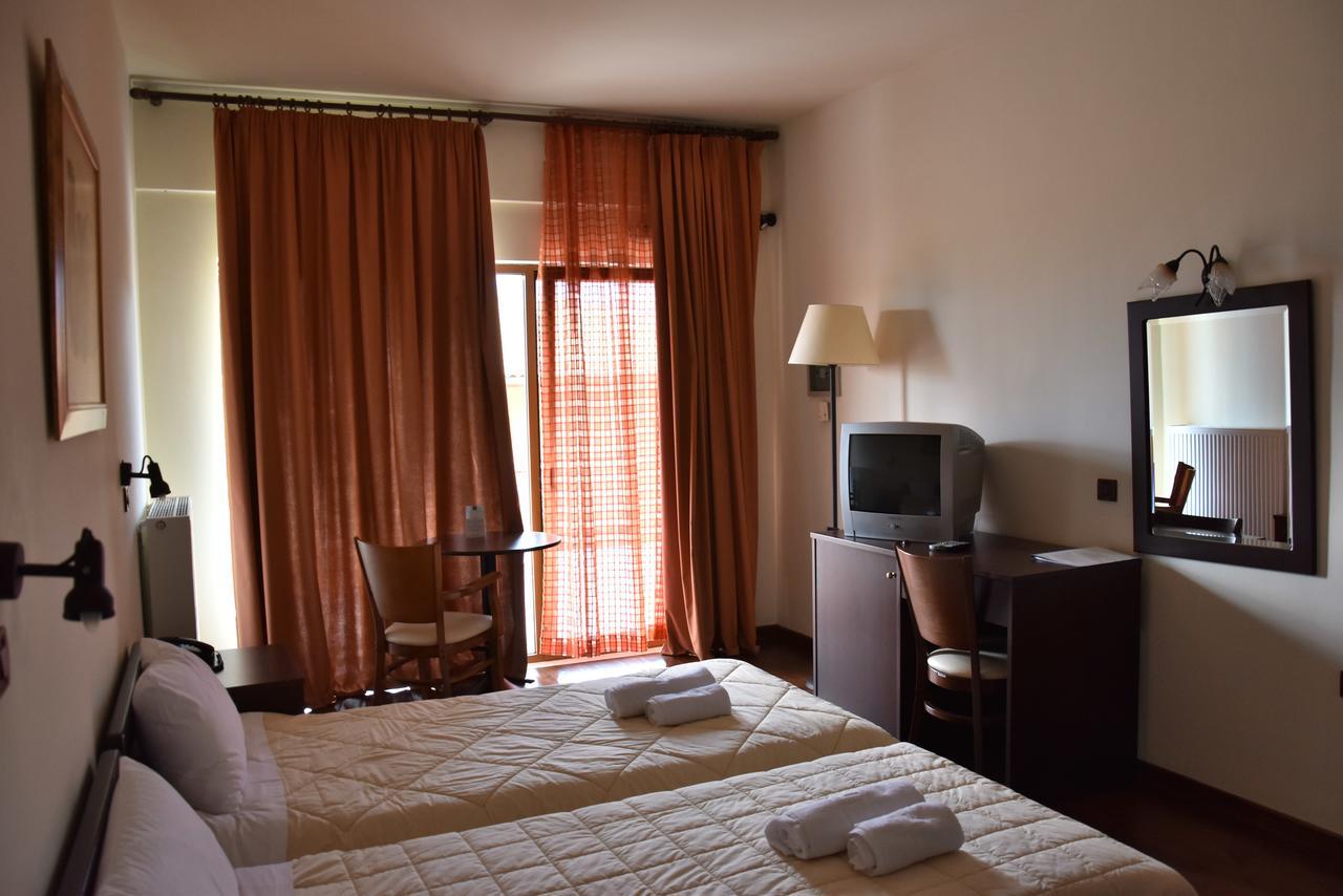 Olvios Hotel Goura Buitenkant foto