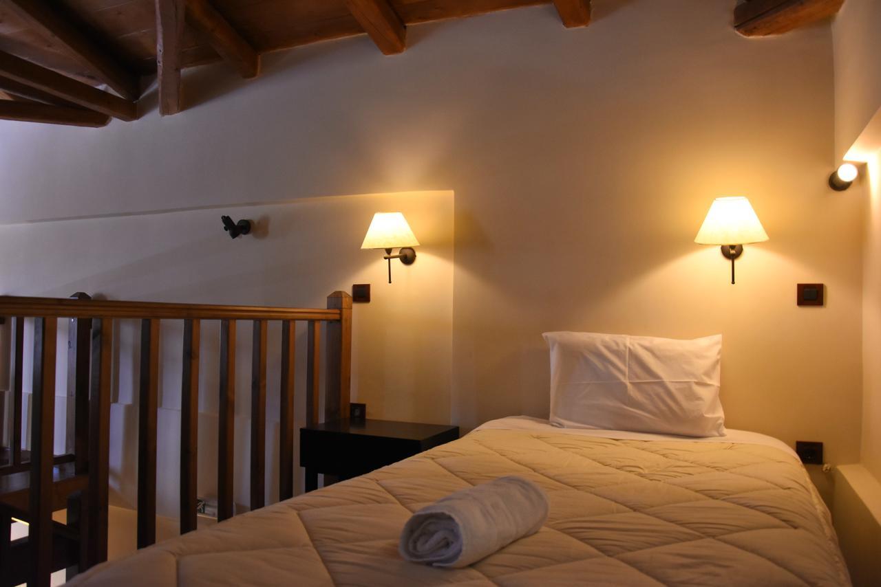 Olvios Hotel Goura Buitenkant foto