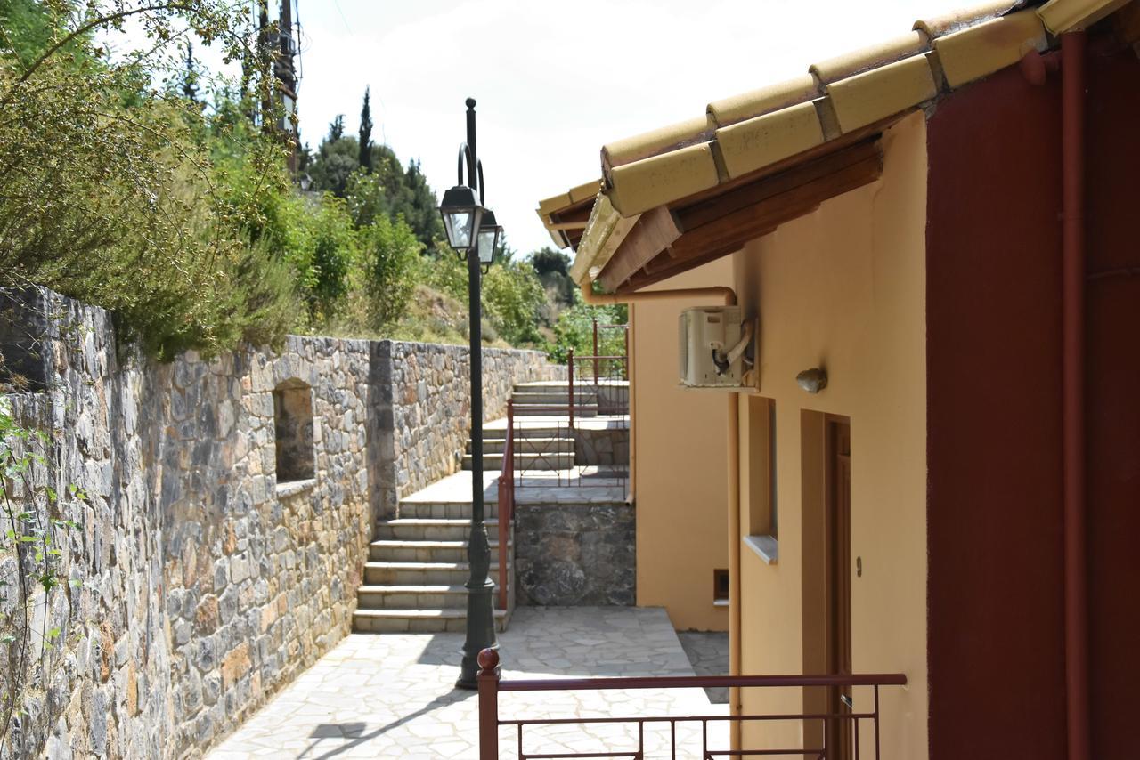 Olvios Hotel Goura Buitenkant foto