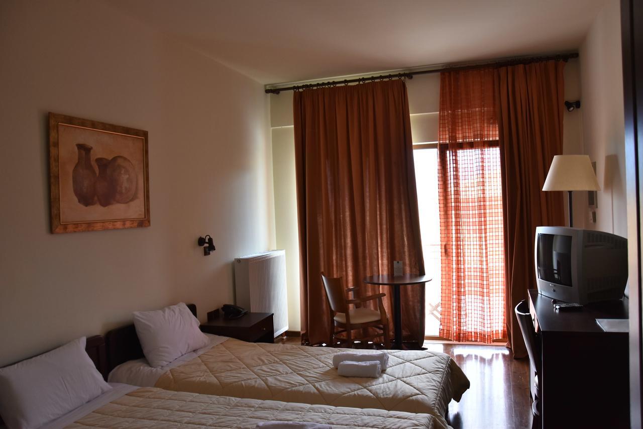 Olvios Hotel Goura Buitenkant foto