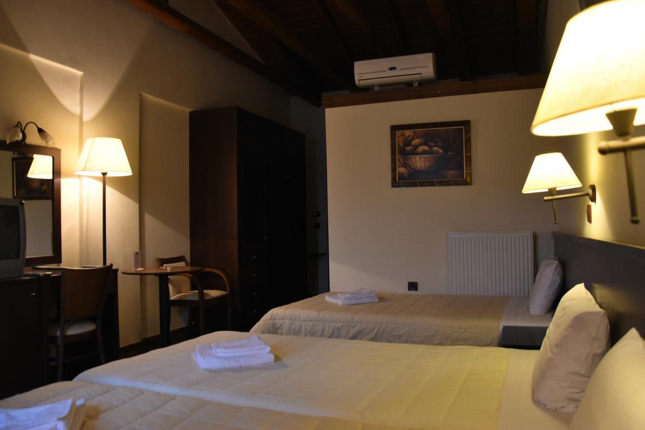 Olvios Hotel Goura Buitenkant foto