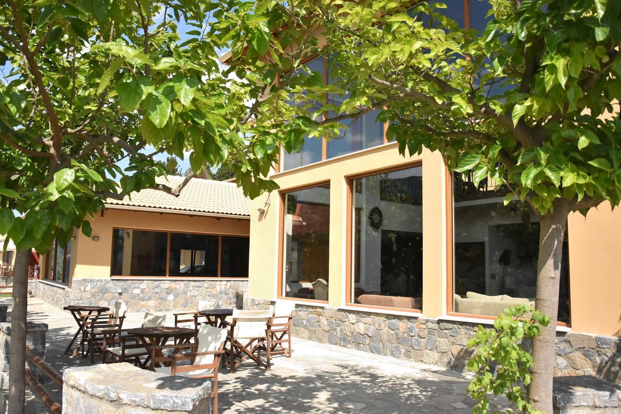 Olvios Hotel Goura Buitenkant foto