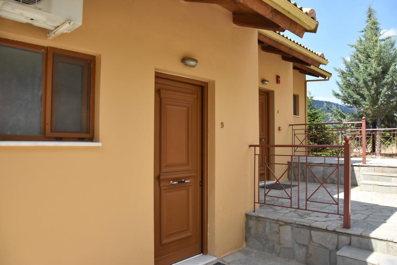 Olvios Hotel Goura Buitenkant foto