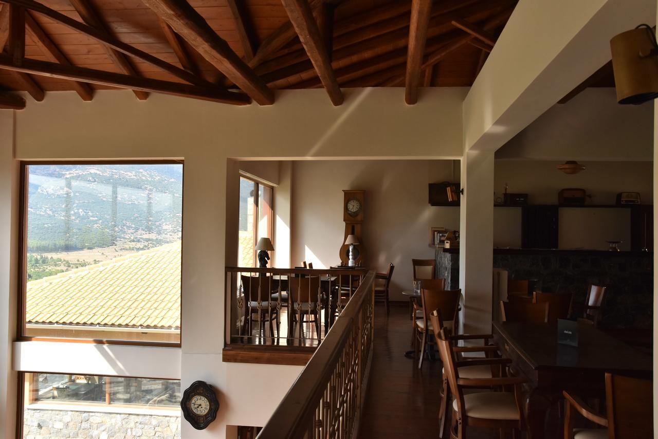 Olvios Hotel Goura Buitenkant foto
